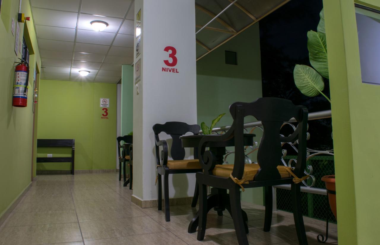 Hostal de Asturias San Salvador Exterior foto
